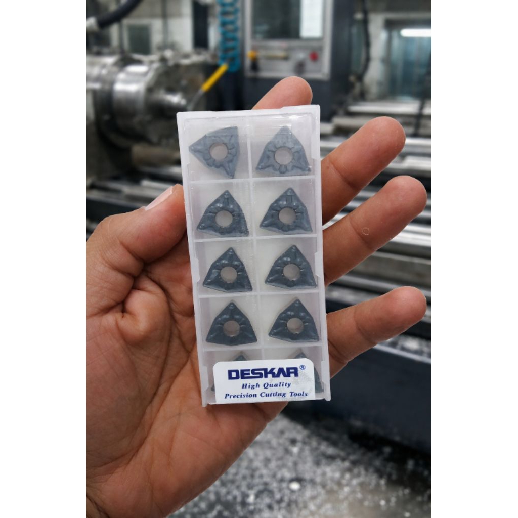 carbide insert (insert pahat bubut)