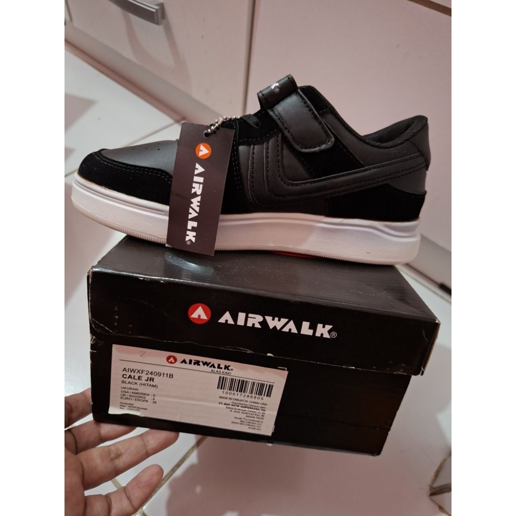 AIRWALK Men size 35 Sepatu Sekolah