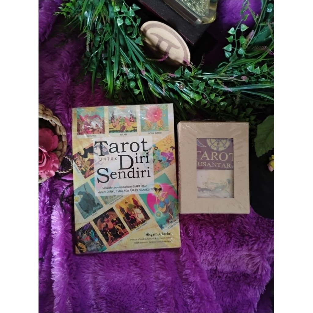 Bundle Tarot Nusantara dan Buku Tarot Diri Sendiri