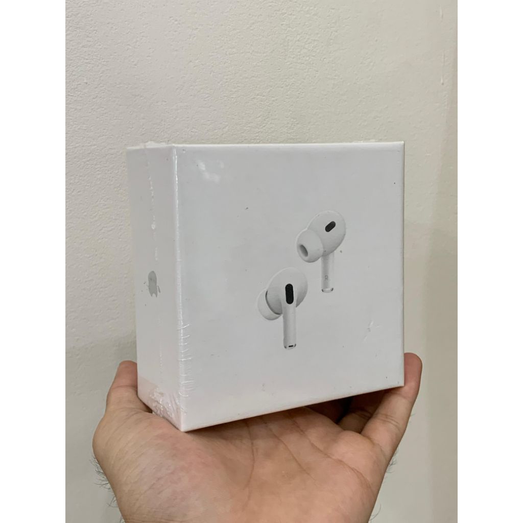 airPods pro gen2.cloning segel. ( kw ). iphone/android masuk. suara bass bagus. siap pakai