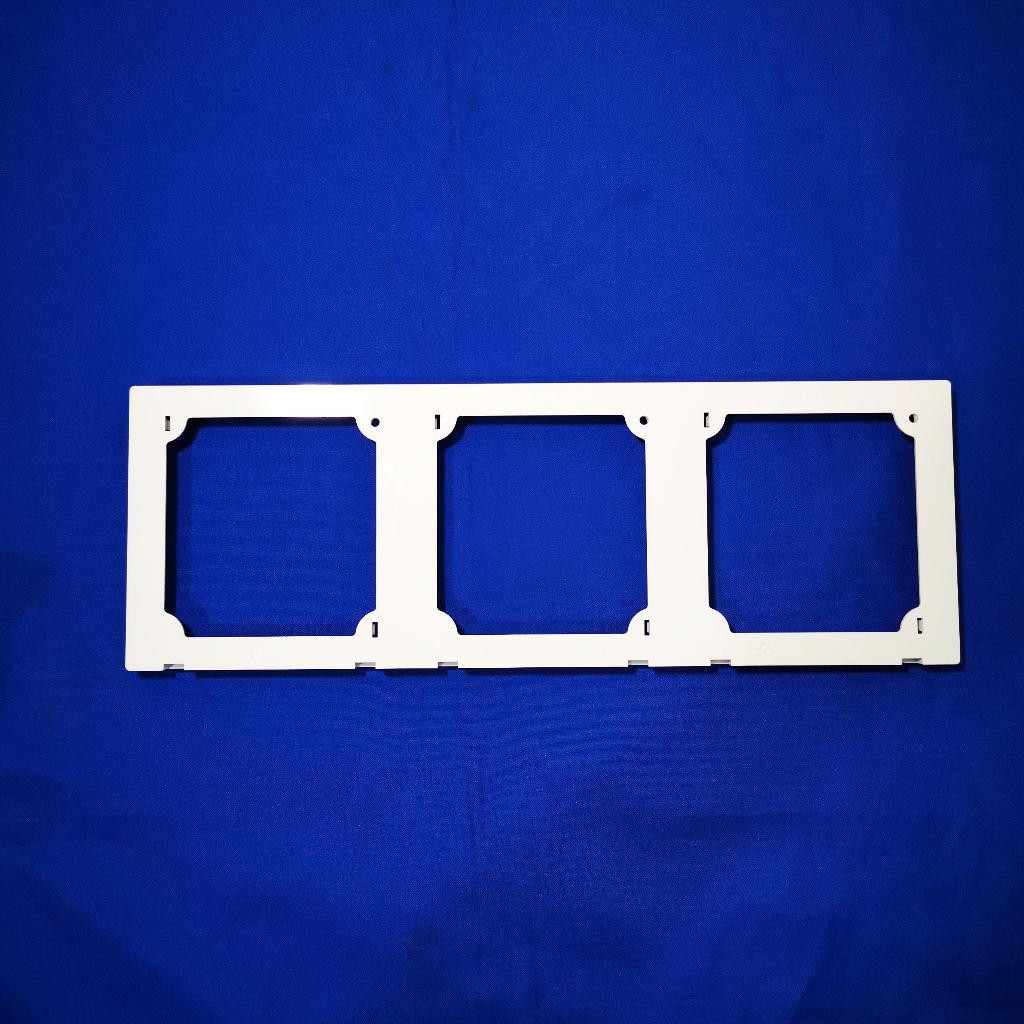 720630N Frame Saklar Stop Kontak 3 Gang E6 White Simon