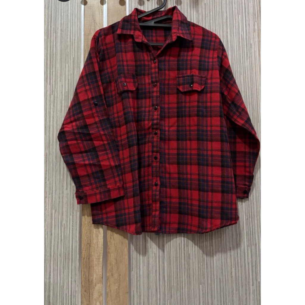 kemeja kotak merah hitam