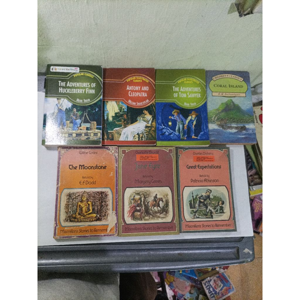 novel import klasik great expectations (Charles Dickens), Jane Eyre (Charlotte Bronte), the moonston
