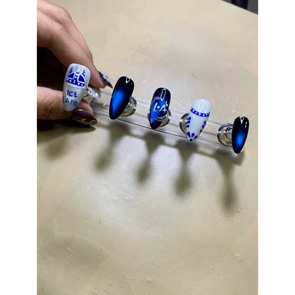 press on Nails gambar minuman dan rokok