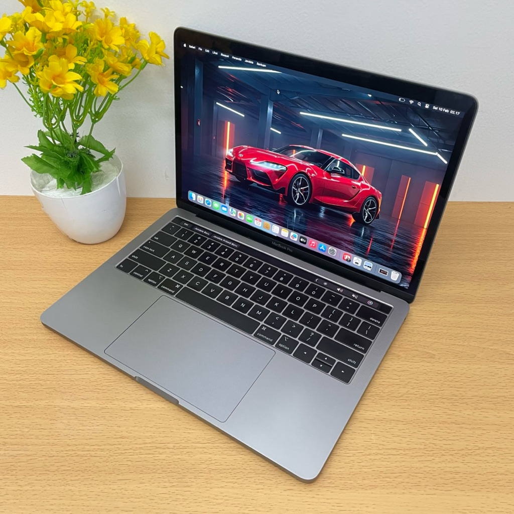 Macbook Pro 2019 13" Quad Core i7 16/512GB Touchbar Retina
