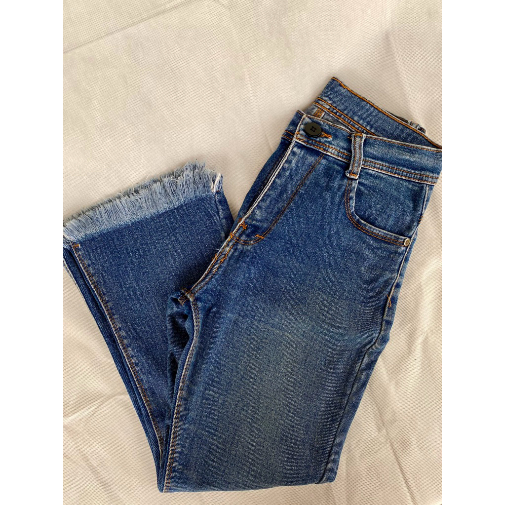 Celana jeans ujung rumbai/raw hem | Jeans cutbray rawis | Medium blue jeans