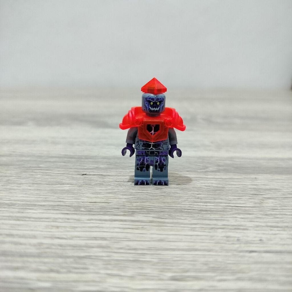 lego nexo minifigure