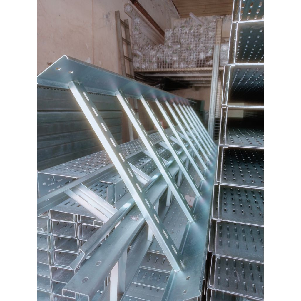 kabel lader kabel ladder ladder tray 300x100x3000mm tipe U anti karat