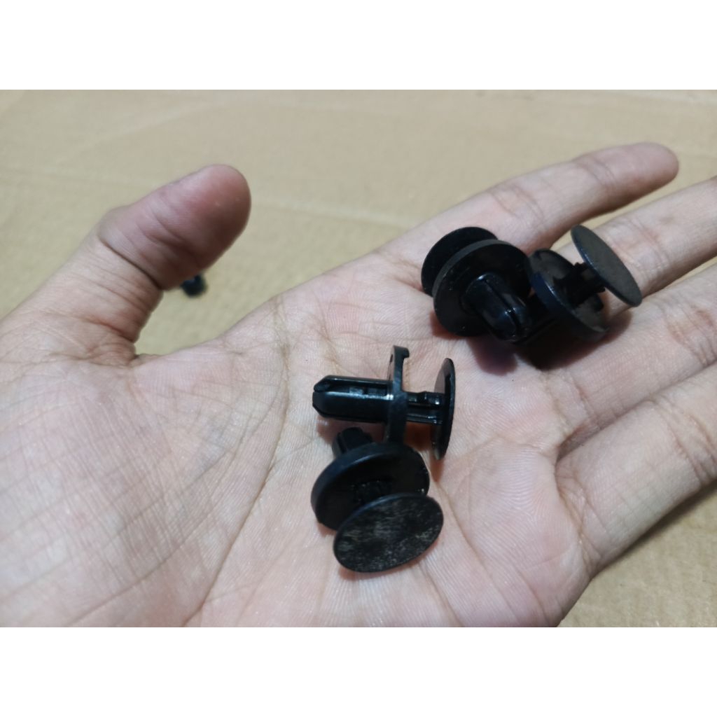 Klip Kancing Klip Clip Liner Fender Bemper Avanza Xenia Harga 1 PCS Original