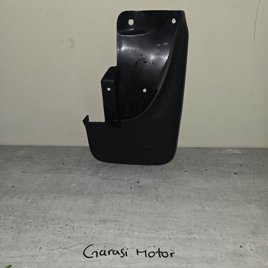 MUD GUARD PENAHAN LUMPUR KANAN BELAKANG KIJANG KAPSUL