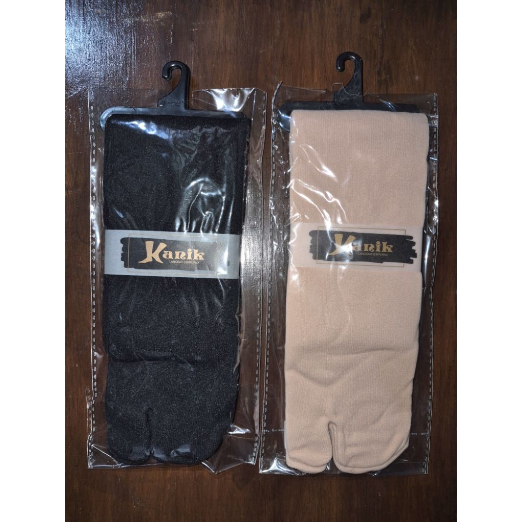 Kaos kaki kanik L jempol polos