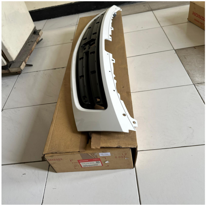 Honda Genuine 71121-S7A-003ZD Base Grill Honda STREAM 2.0cc 2001-2003 Original