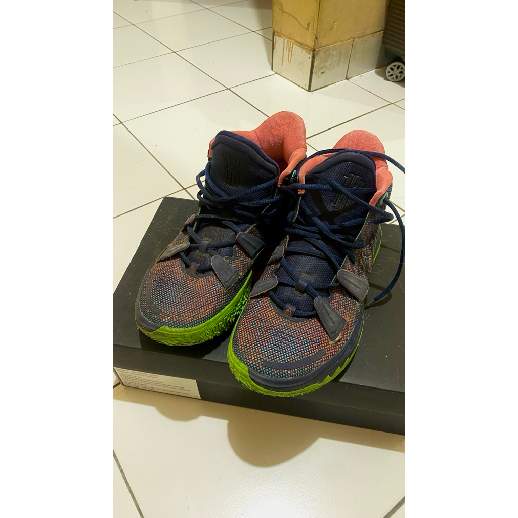Sepatu Basket Nike Kyrie 7 EP Size 42.5 (27cm)