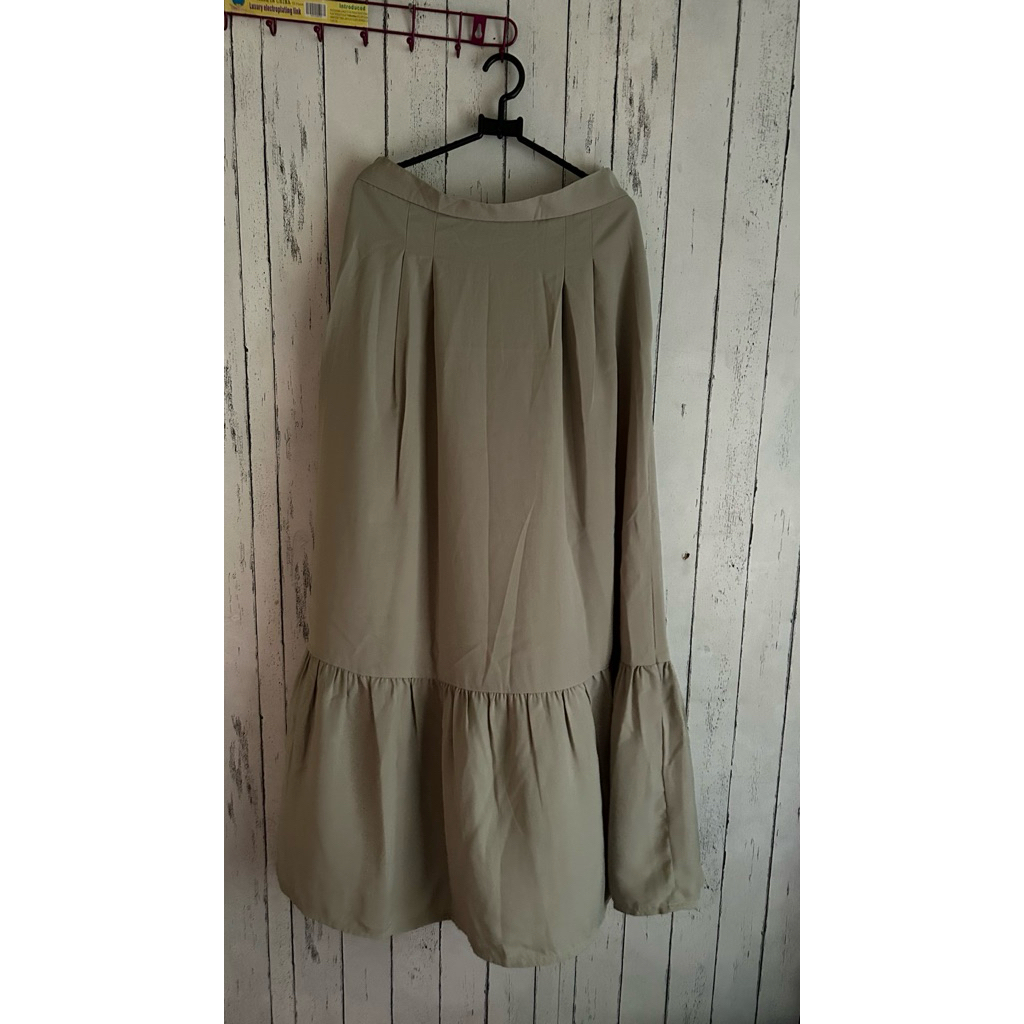 Rok Midi Hijau Tosca