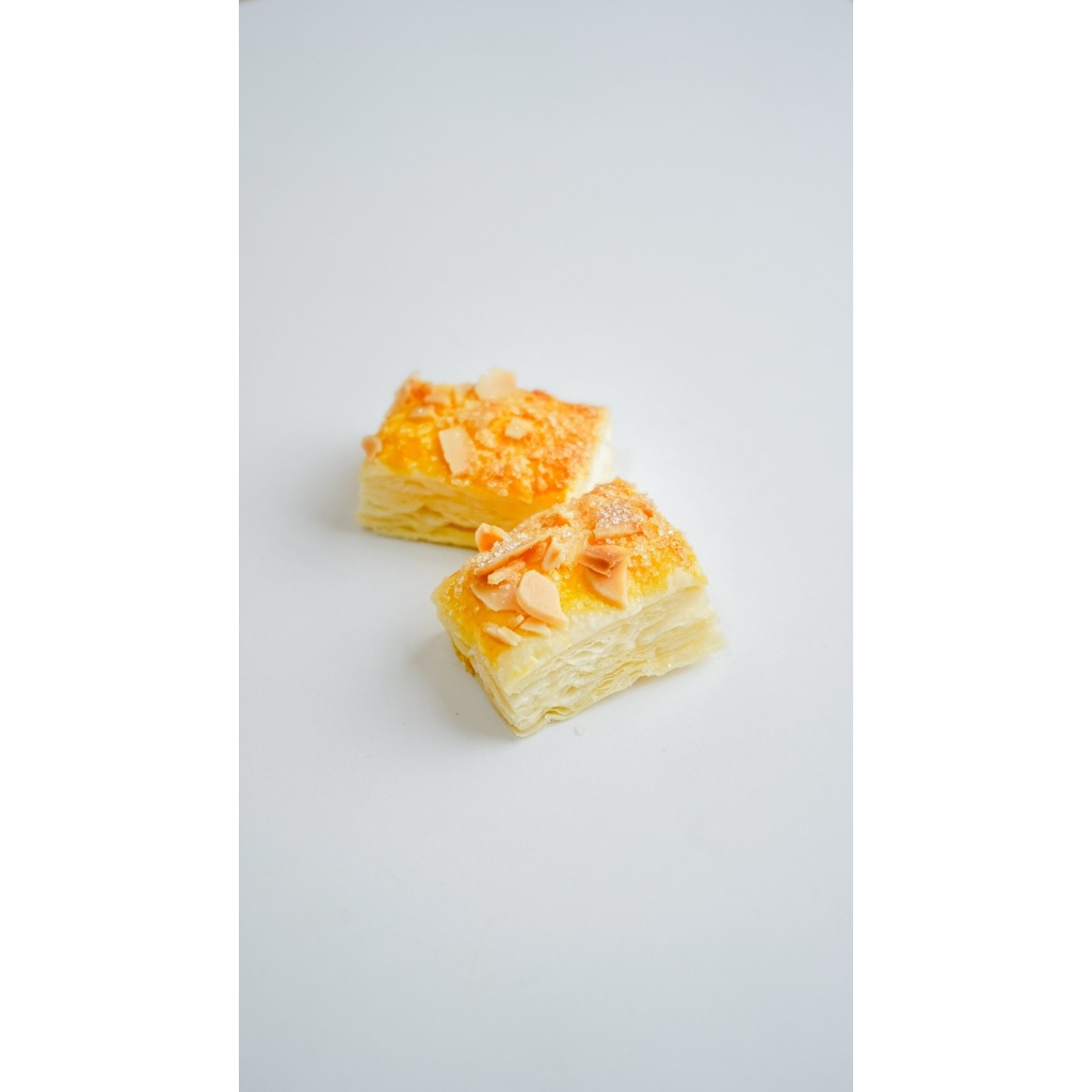 French Pastry Almond (901)
