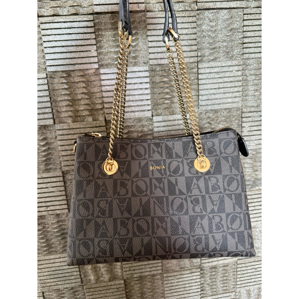 Bonia mono hitam