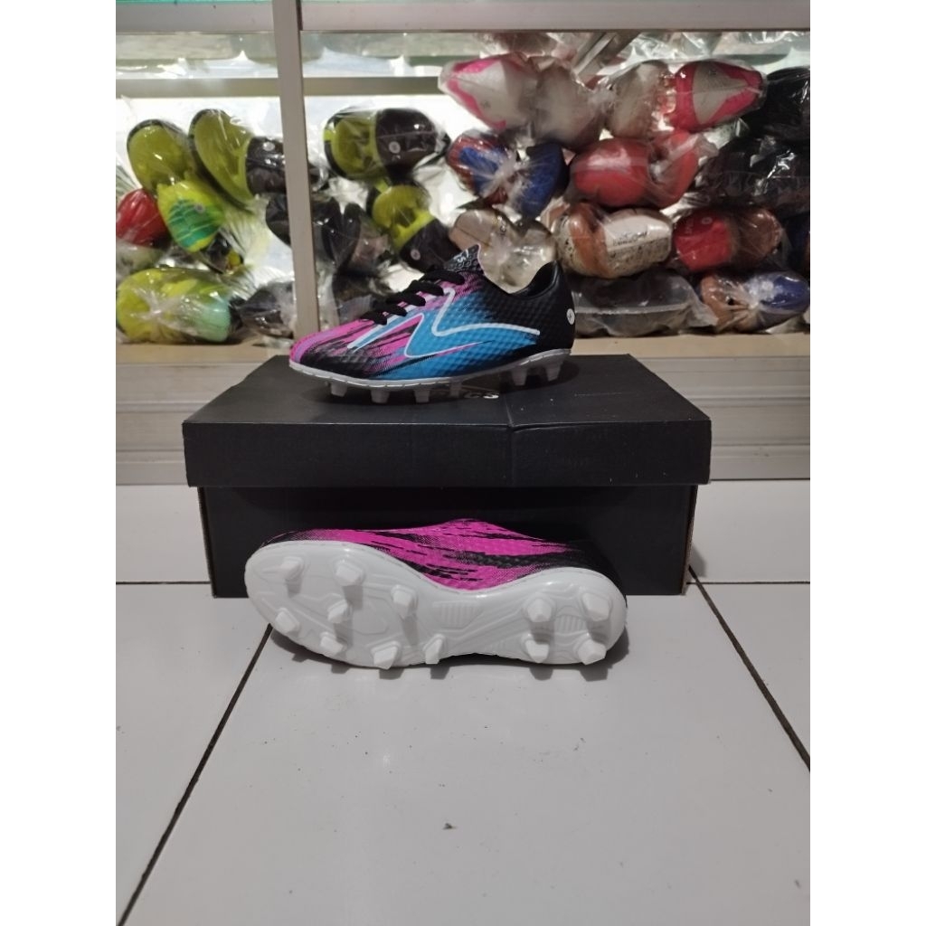 sepatu bola anak specs