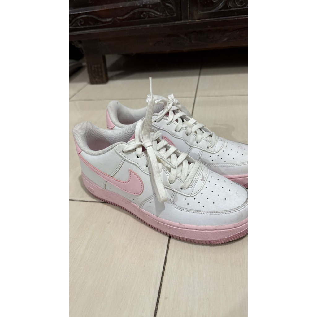 NIKE AIR FORCE 1 LOW WHITE PINK
