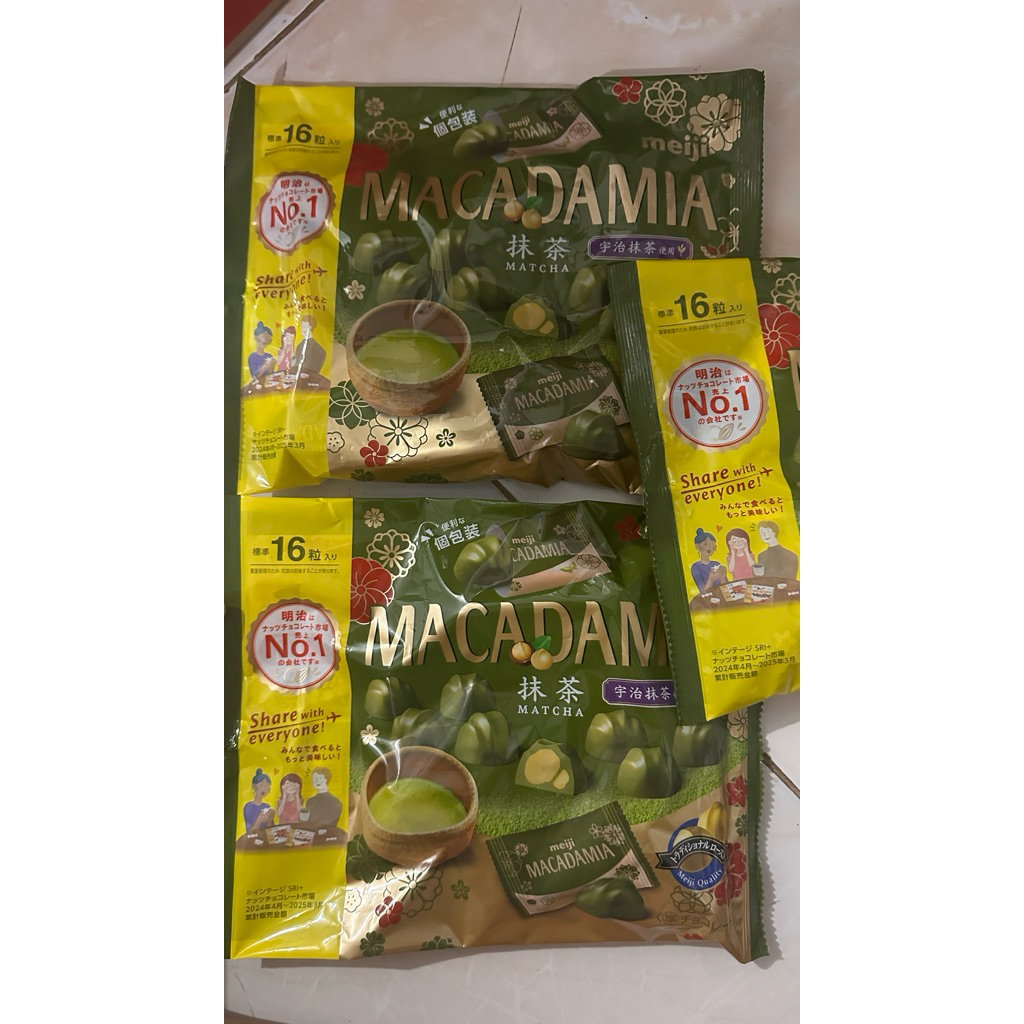 MEIJI MACADAMIA MATCHA SHARING PACK