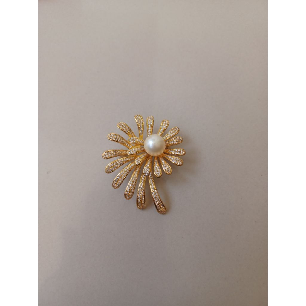 Bross Mutiara air laut Gold