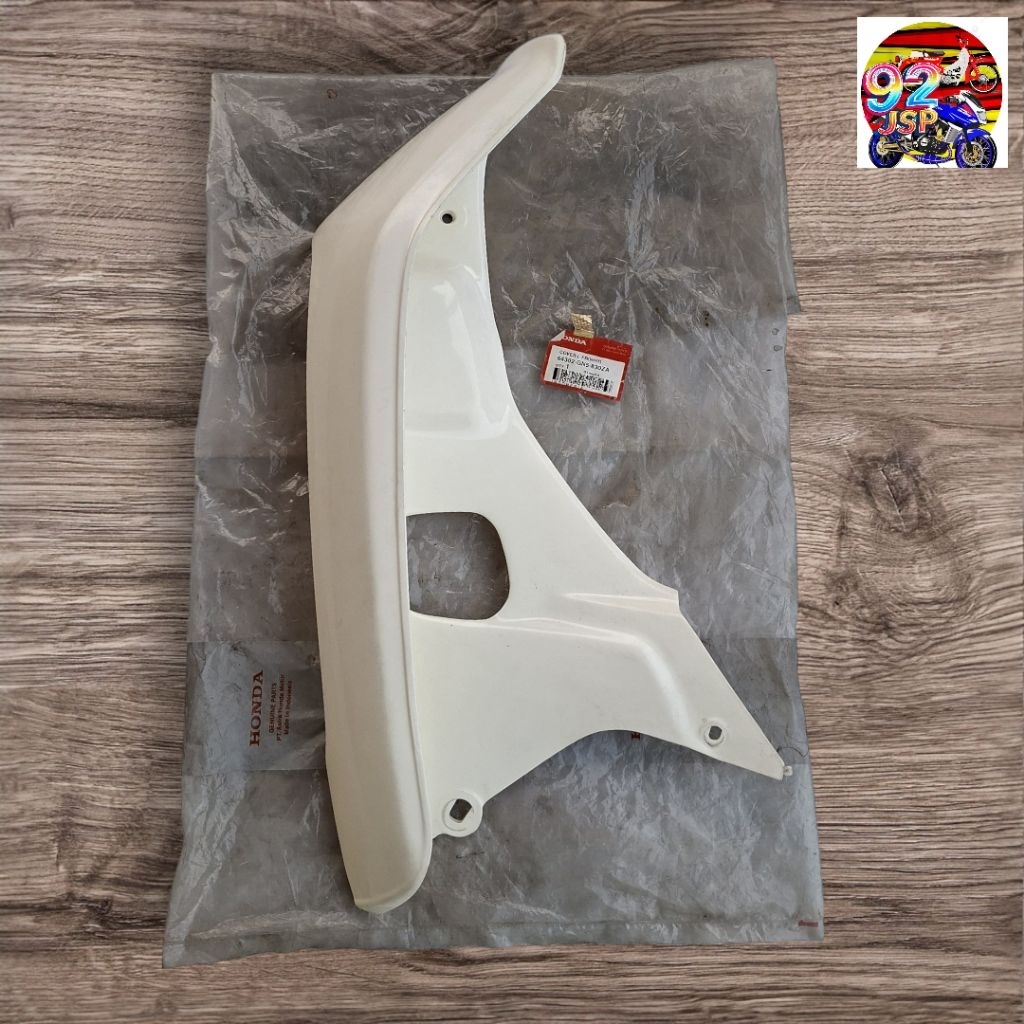 Sayap Grand Impressa Legenda kiri putih asli original ahm honda nos
