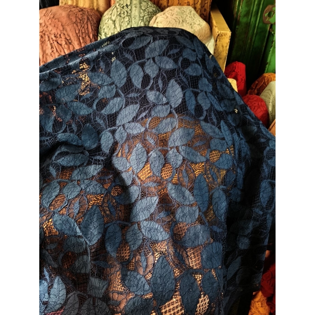 kain brokat katun premium navy / kain brokat murah / kain brokat terlaris / kain buat kebaya