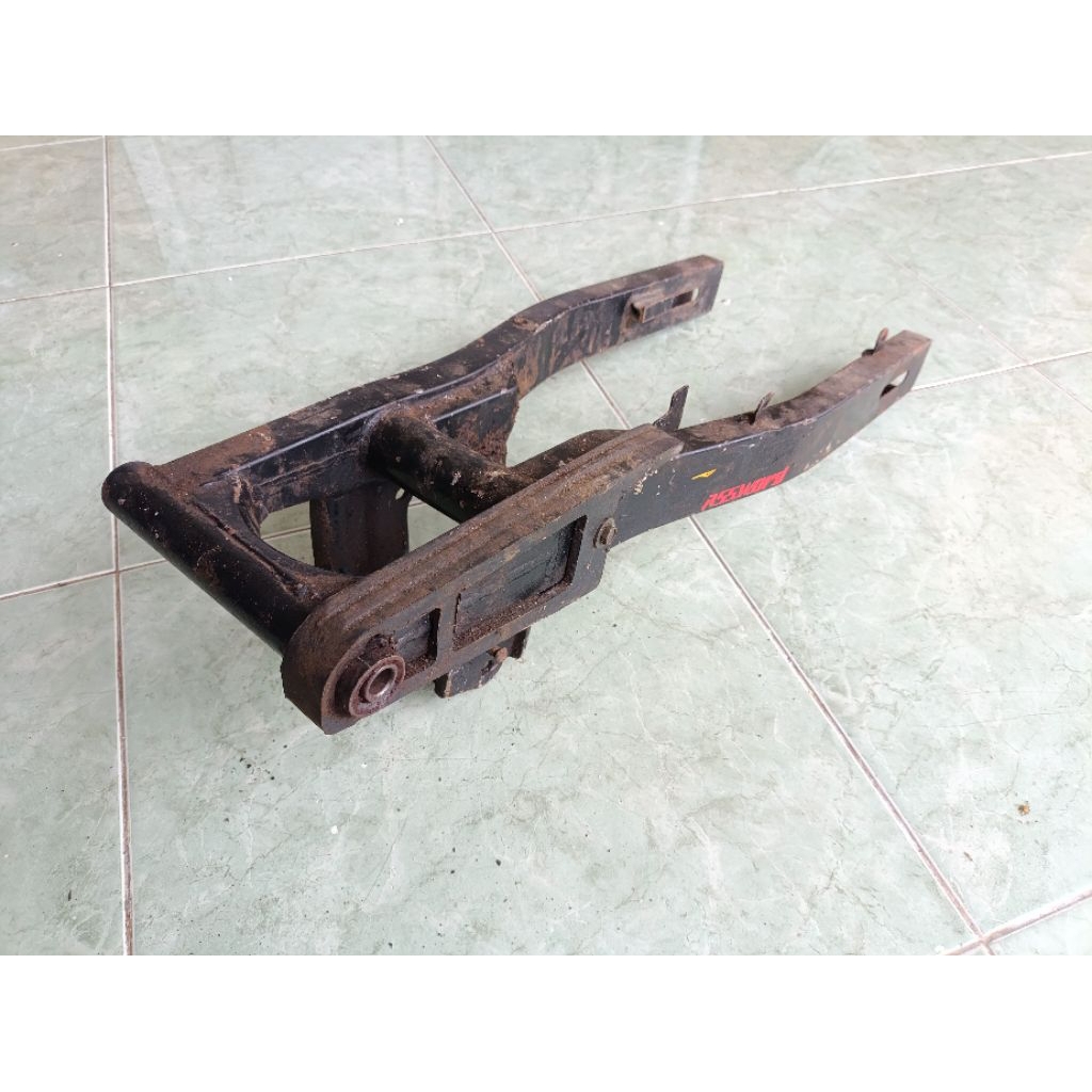 SWING ARM SATRIA 2TAK DOUBLE DISK ORIGINAL COPOTAN MINUS STELAN RANTE DIPANJANGIN