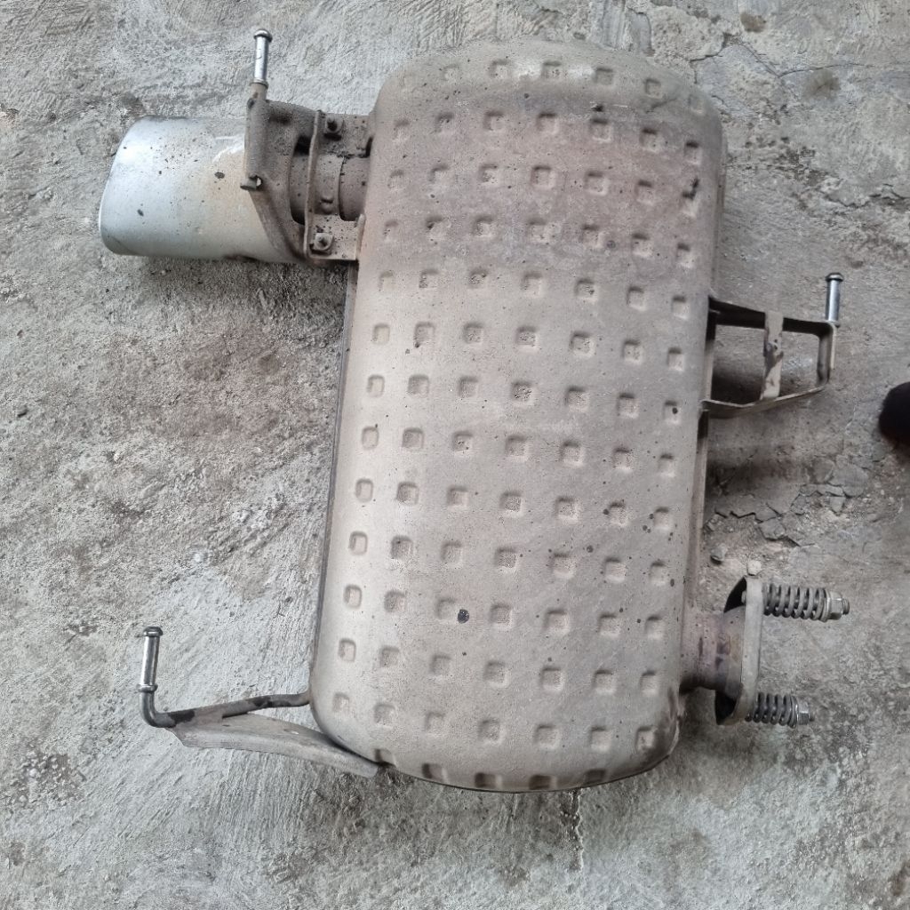 knalpot bmw e90  320i bekas original