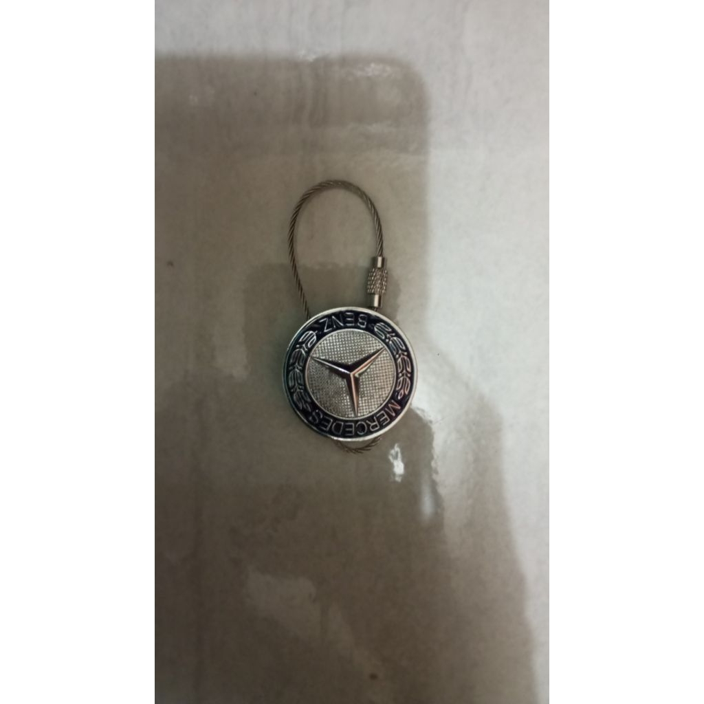 gantungan kunci mercedes benz