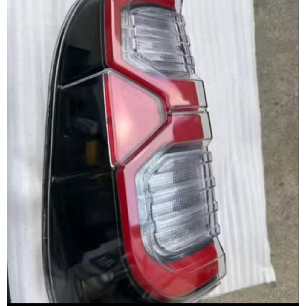 lampu stoplamp Hilux Vigo tahun 2006-2025 red