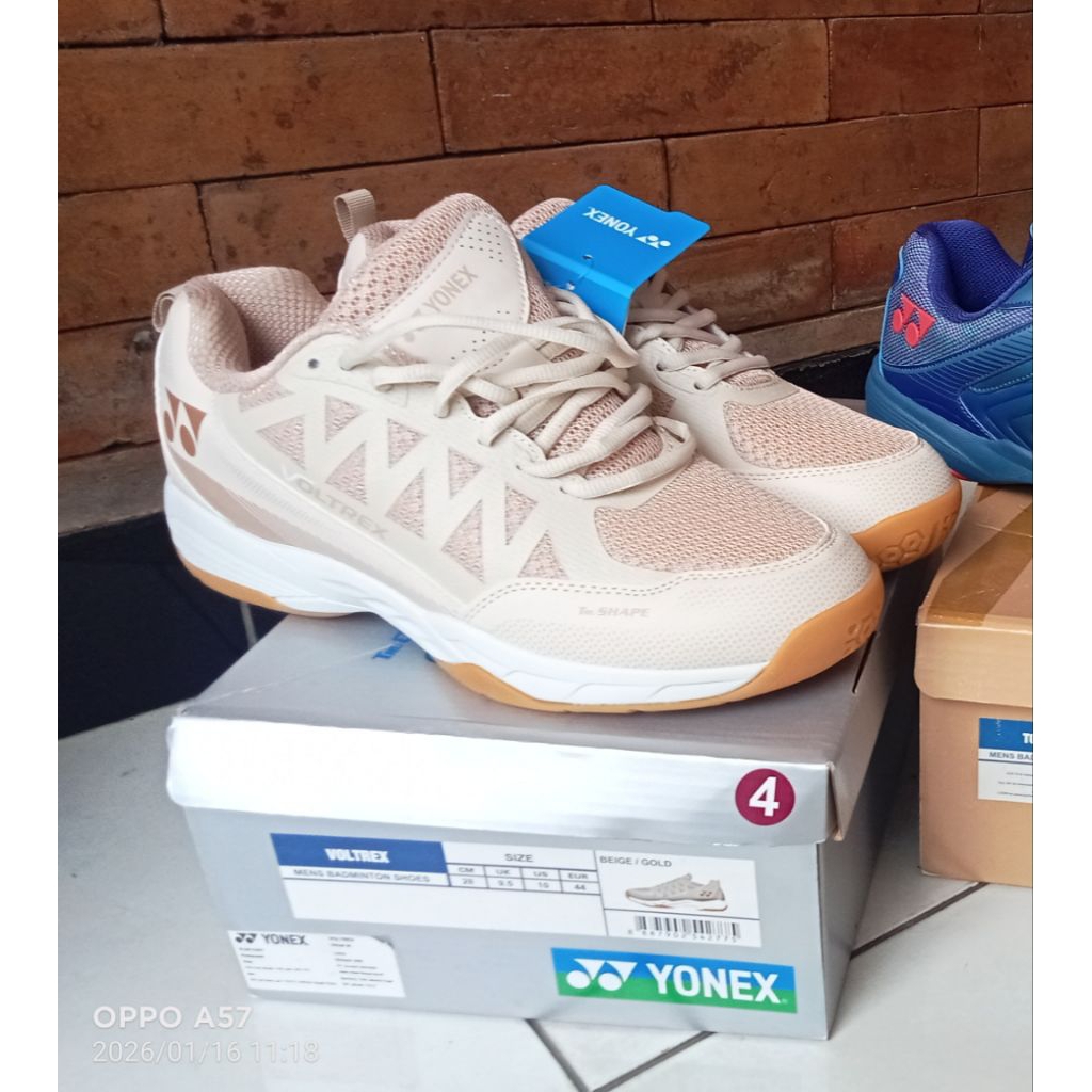 Sepatu Badminton Yonex Voltrex Size 44 Original