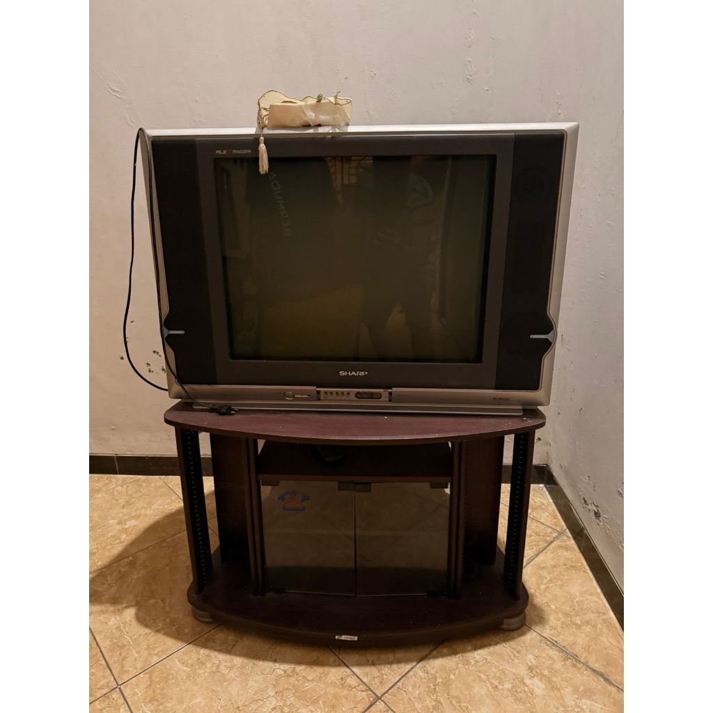 TV LG Alexander Tabung - 33 Inch dengan Meja