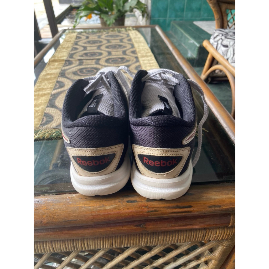 sepatu Reebok Preloved