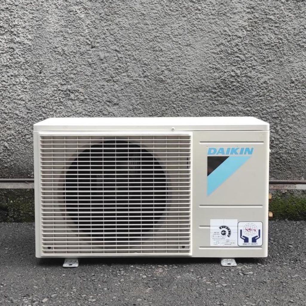 box ac outdor daikin/random