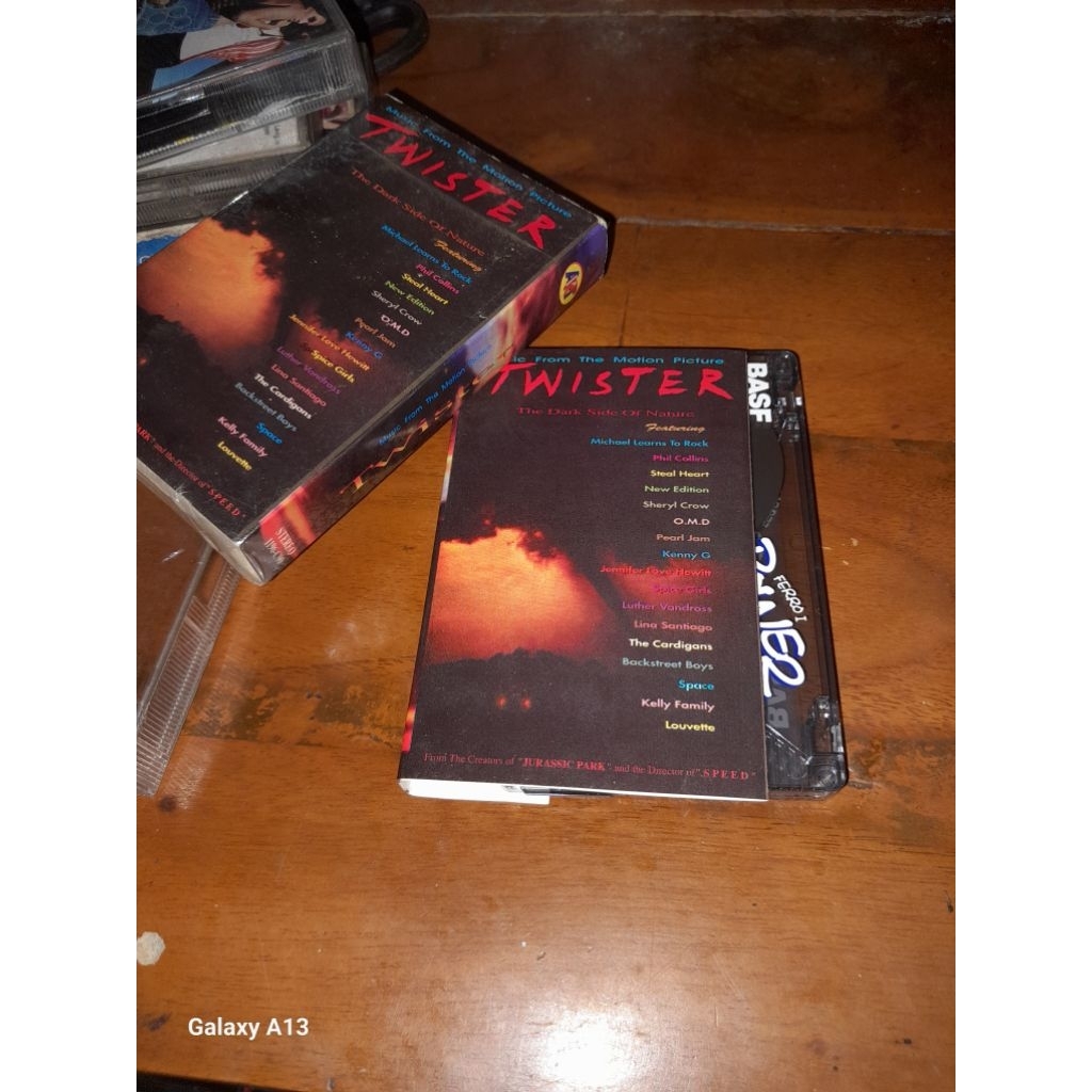 kaset pita ost twister