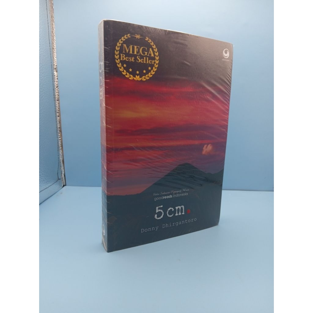 Novel Original ( Remaja U 17+ ) 5 CM. Oleh Donny Dhirgantoro..