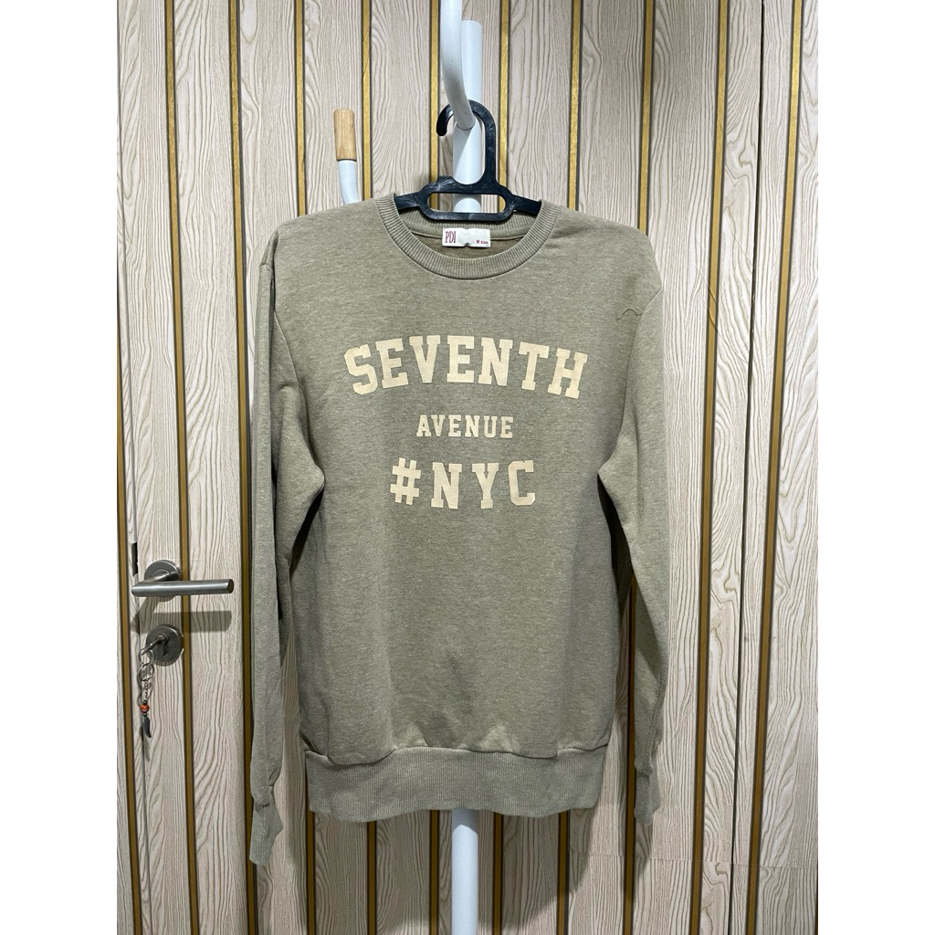 PL PDI - Sweater Basic Sablon Tulisan - Size M - Unisex Look