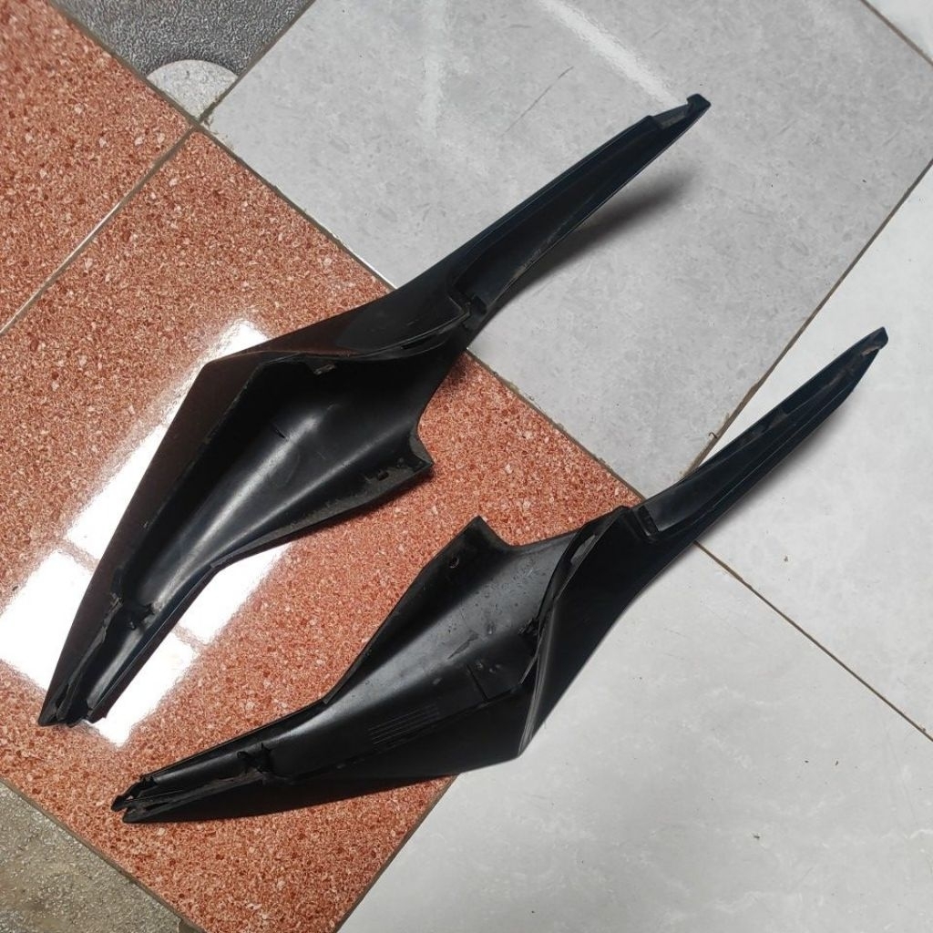 cover body belakang samping set kanan/kiri YAMAHA R15 V2 original 2PK