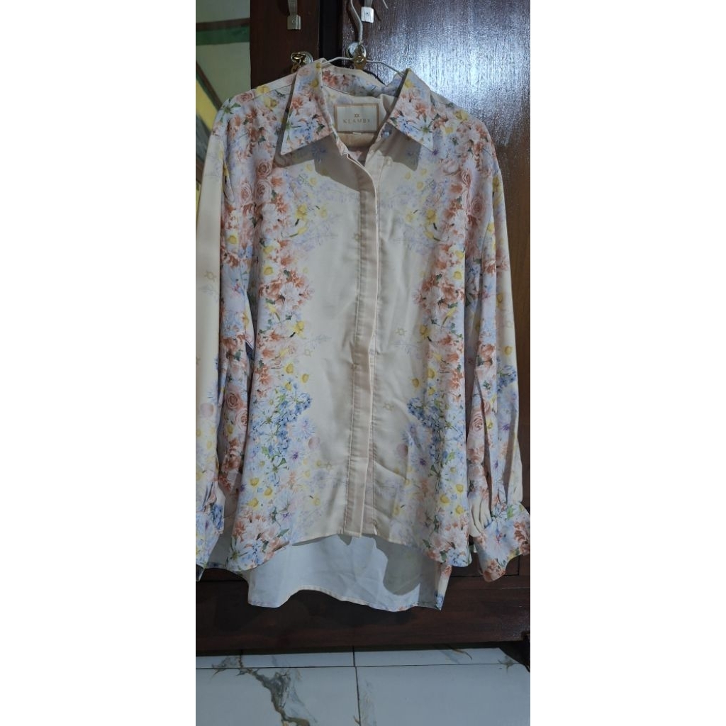 (Preloved) Wearing Klamby Blouse (Sulawesi Series) Size(M)