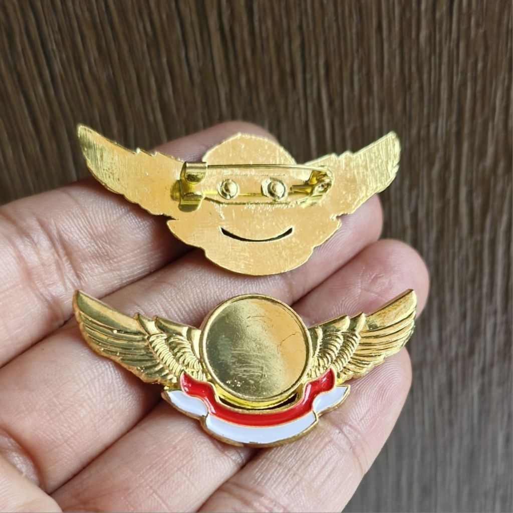 Pin wing polosan ukuran logo 1,5 cm bahan kuningan / Pin kosongan model wing