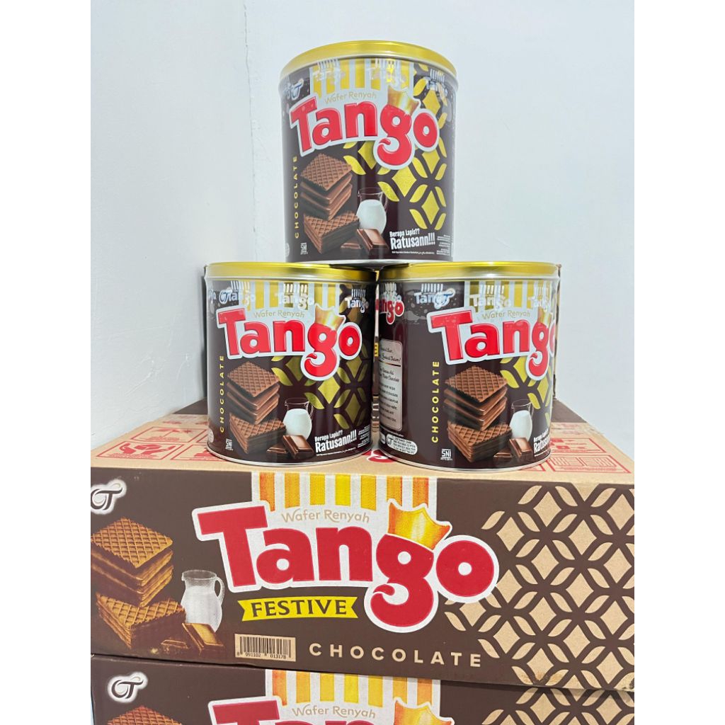 (1 karton isi 6 kaleng) tango wafer chocolate 240g