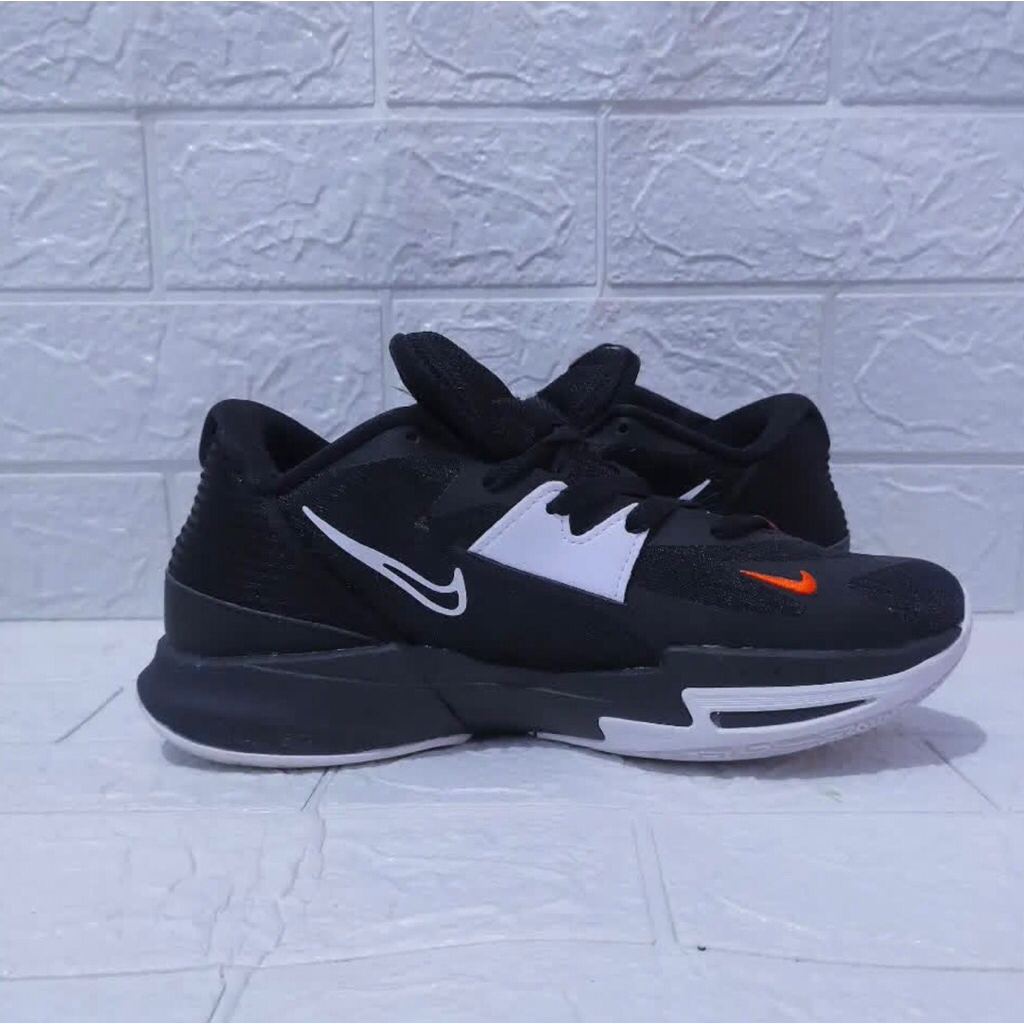 JS - KYRIE LOW 5 size 45