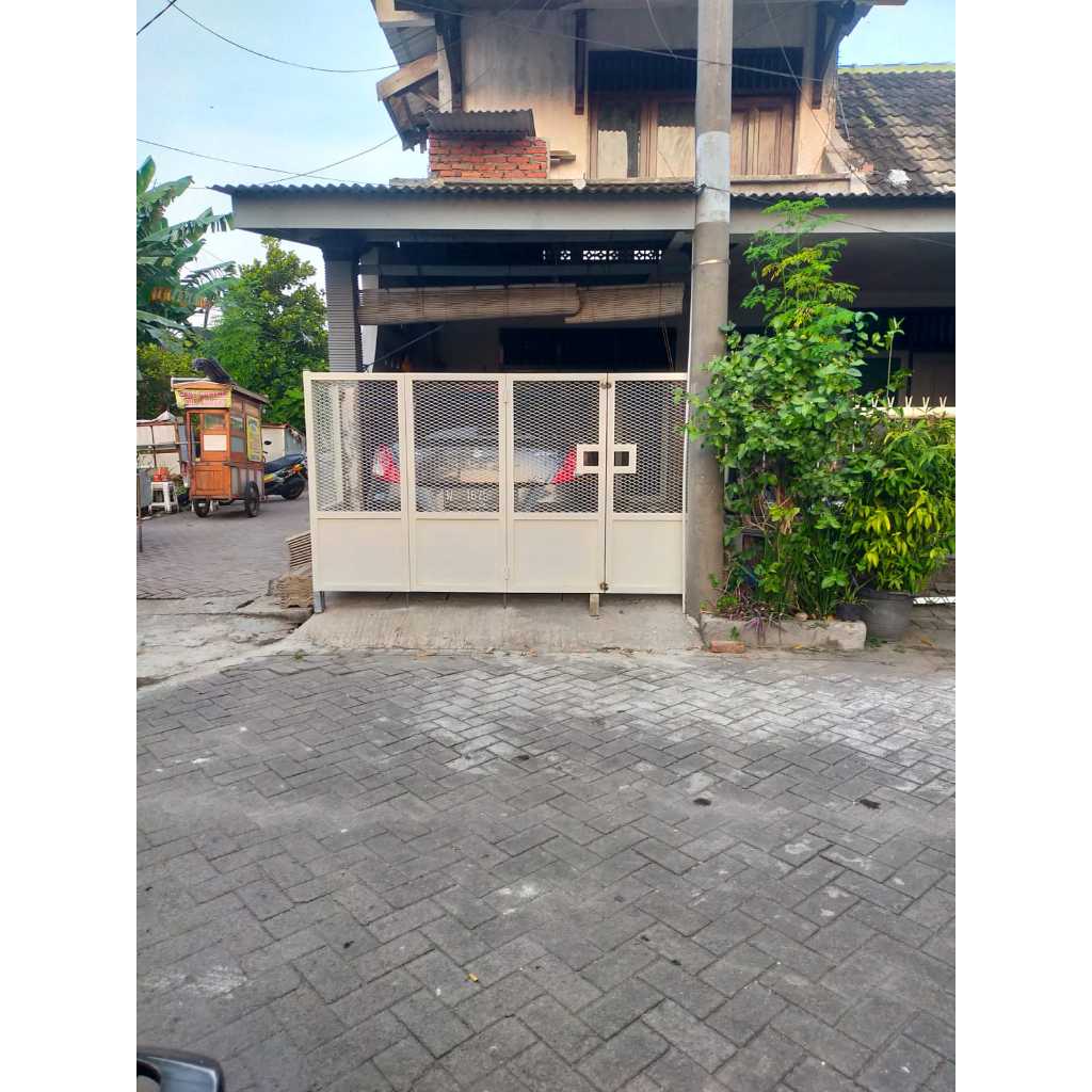 Pagar Besi Lipat Custom Rumah Pojokan Tahan Lama Besi Keras Ukuran Sesuai