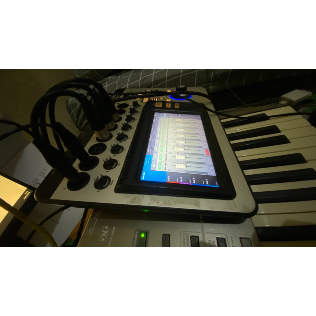 QSC TouchMix-8 Digital Mixer Original