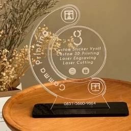 Plakat Akrilik Custom Grafir / Piala Penghargaan Trophy Wisuda Seminar