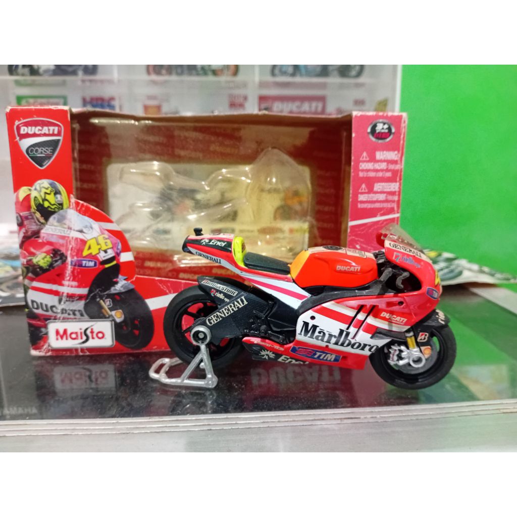 diecast motogp valentino rossi merk maisto
