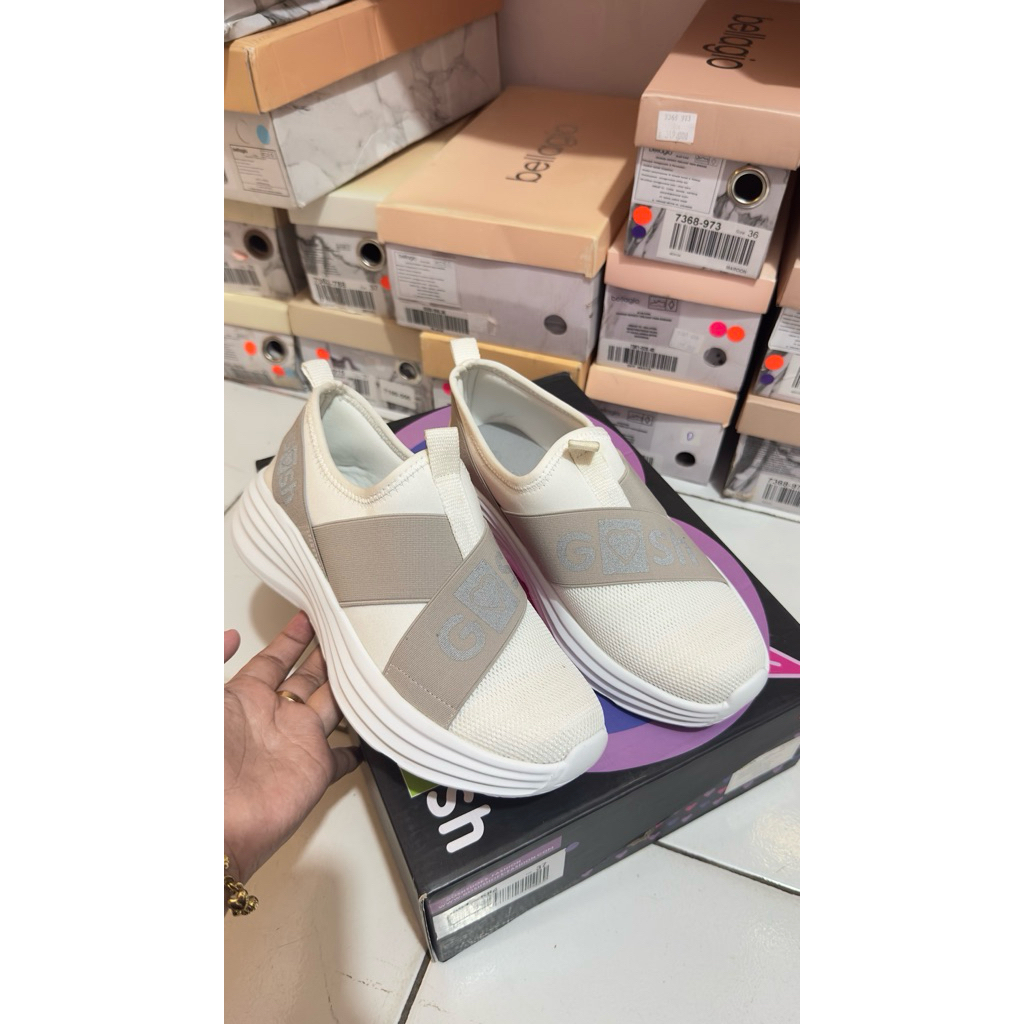 sepatu gosh art 584
