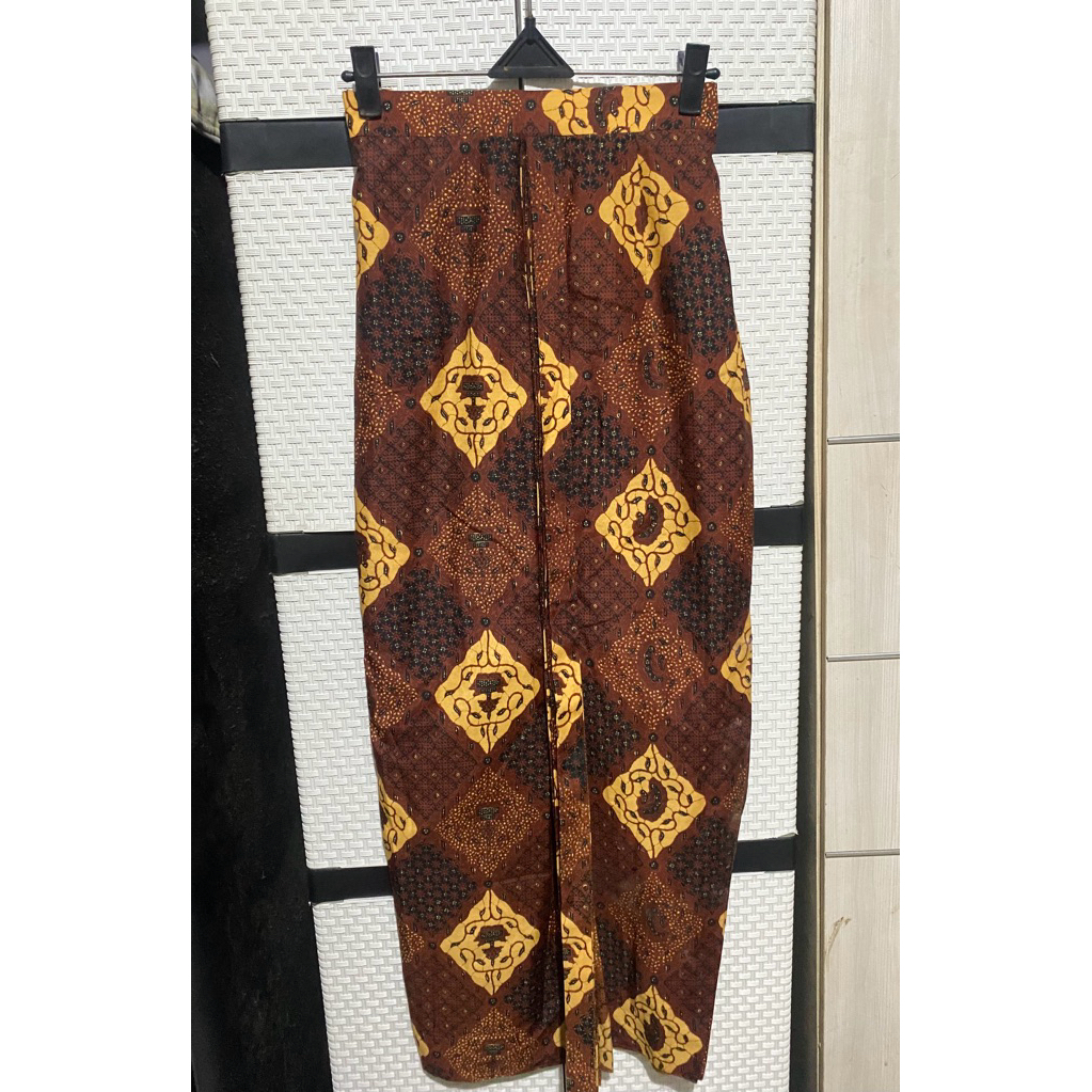ROK WIRU BATIK SIDOMUKTi WANITA SPAN MODERN
