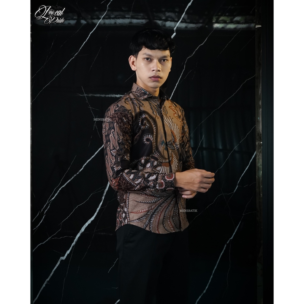 MENSBATIK - Cakrawira - Kemeja Batik Pria yang Bikin Kesan Pertama Lebih Meyakinkan