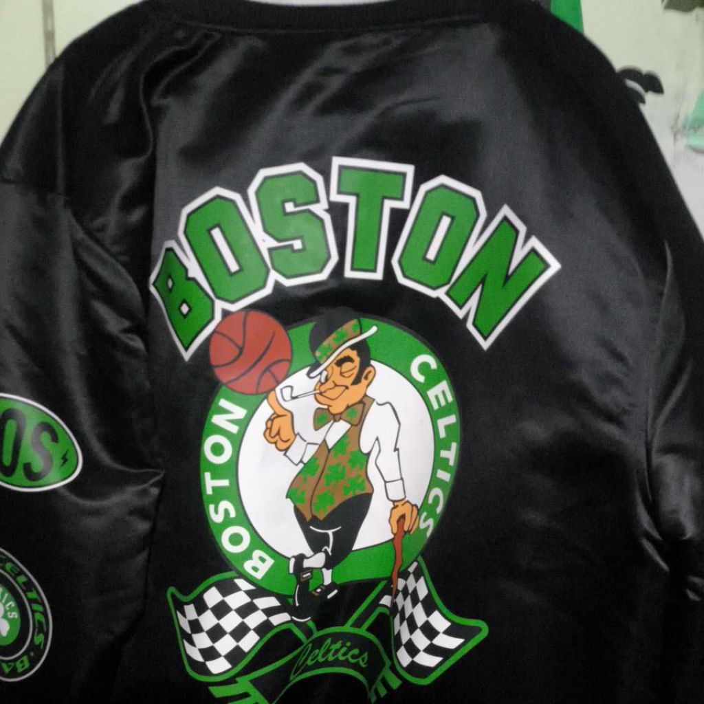 JAKET VARSITY NEW ERA